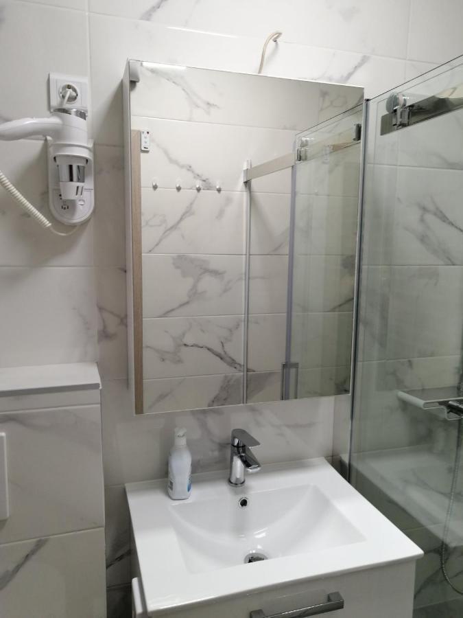 Evita Apartment Karlovac Eksteriør bilde