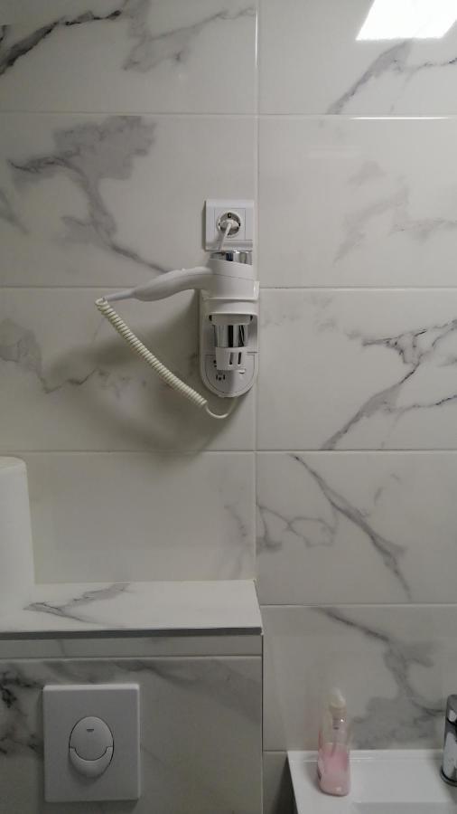 Evita Apartment Karlovac Eksteriør bilde
