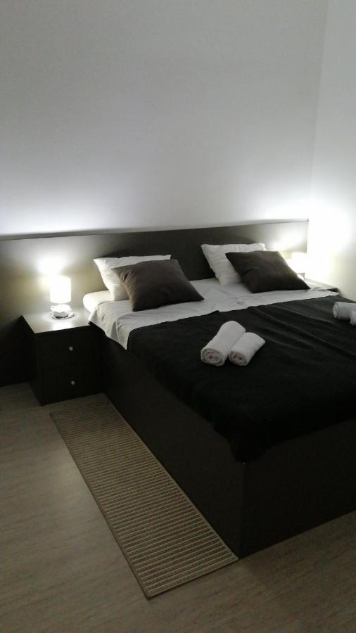 Evita Apartment Karlovac Eksteriør bilde