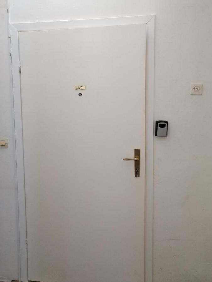 Evita Apartment Karlovac Eksteriør bilde
